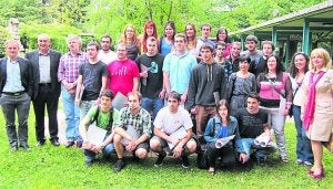 Ganadores y participantes en los premios Ekiten.