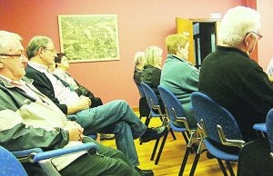 Asistentes a la reunión con el Ayuntamiento. ::
ISASTI