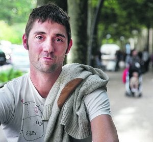 Aiert Beobide. Se presenta mañana en el Leidor con el espectáculo de danza 'Errimak Oinetan'.
::
KLISK