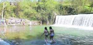 ESTAMPA VERANIEGA EN PLENO ABRIL EN USAKO