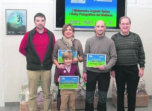Joseja Zabalo y Gerardo García, presidentes de EKT y AFI, flanquean a Amaia Olaizola, Miguel Cabezas y José Antonio Castaño.