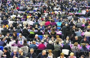 Zazpiehun lagun bildu ziren Manteon.