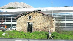Barrenatxo. Esta antigua ferrería y molino recibe su actual nombre de su actividad para barrenar cañones de fusil durante el s. XIX. ::
OLIDEN