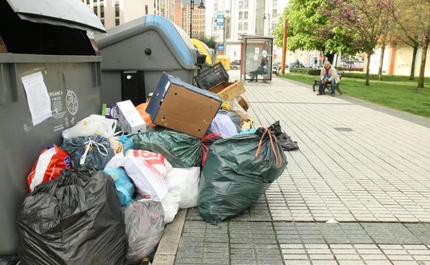 Imagen de la última huelga en el servicio de recogida de basuras de Ponferrada.