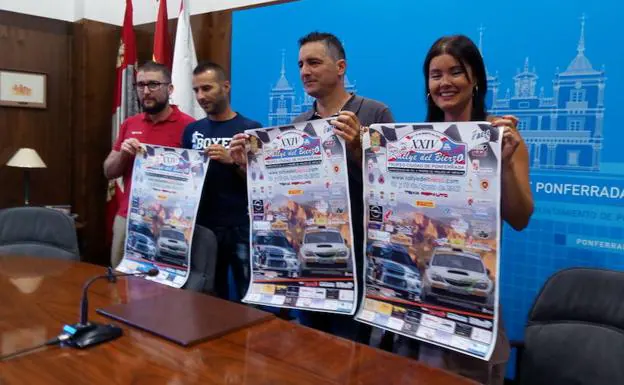 El concejal de Deportes, Roberto Mendo, junto a los organizadores de la prueba.