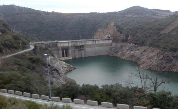 Embalse de Bárcena.