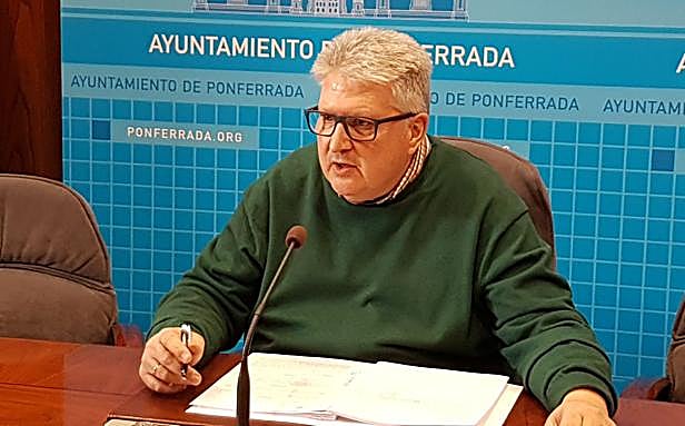 El concejal de Tráfico de Ponferrada, Ricardo Miranda, en su comparecencia.