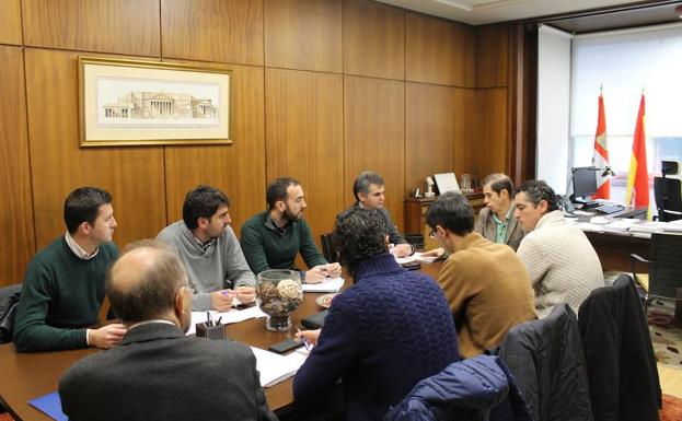 Imagen de la reunión celebrada este viernes en Ourense.