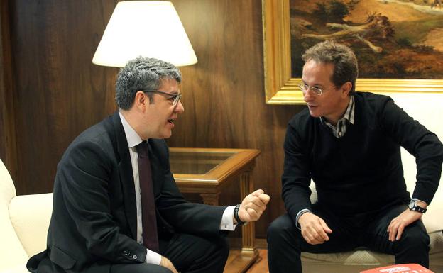 El ministro de Energía se reunió con secretario general de UGT FICA, Pedro Hojas.