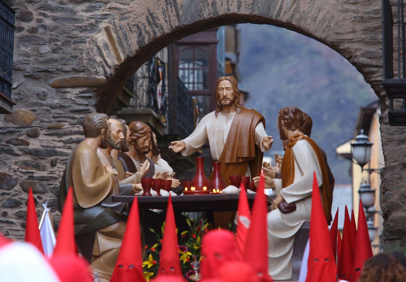 La Hermandad de Jesús Nazareno de Ponferrada arropa al preso liberado por su intercesión