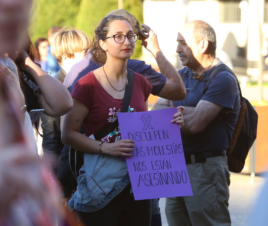 Fotos: Concentración contra la violencia de género