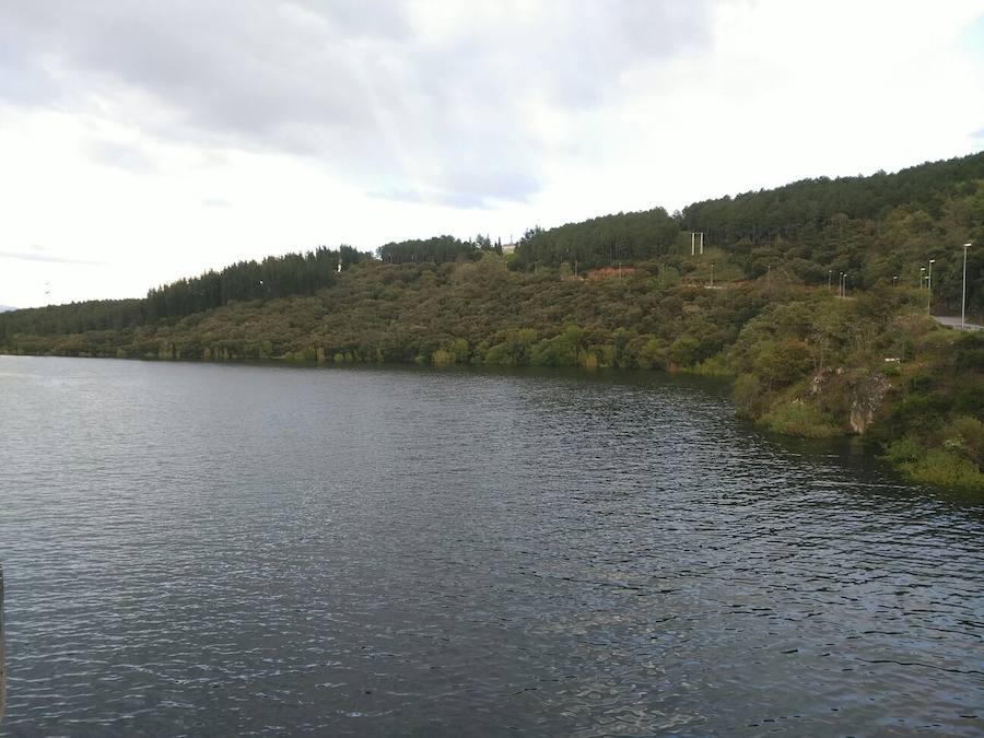 Fotos: Las reservas de agua en el embalse de Bárcena marcan uno de sus máximos históricos