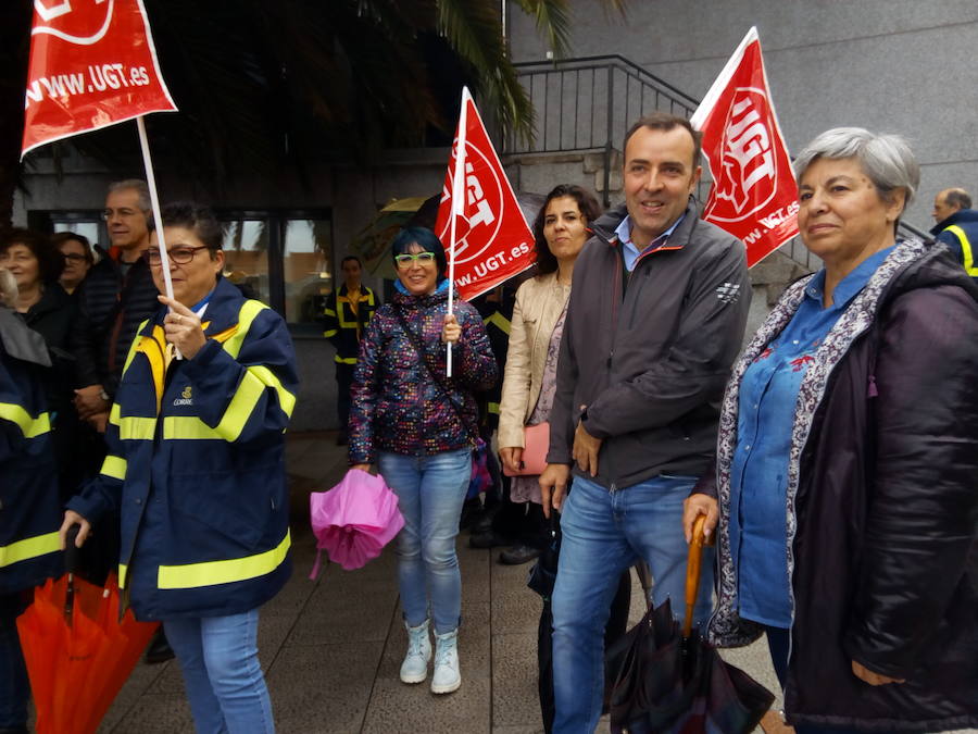Fotos: Protesta de los trabajadores de Correos en Ponferrada
