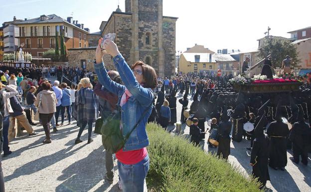 Turistas en Ponferrada.