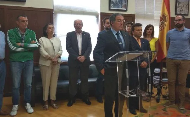 El alcalde de Astorga durante su comparecencia este martes.