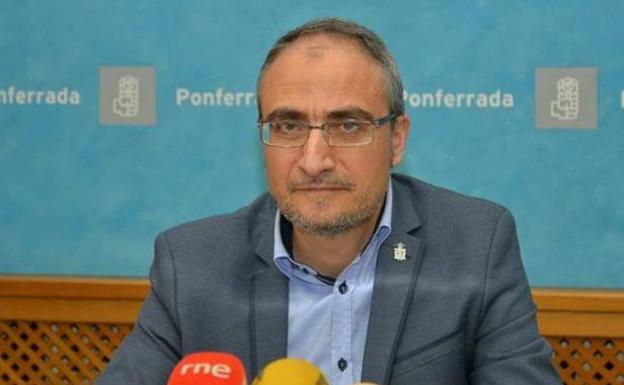 El portavoz del PSOE, Olegario Ramón.