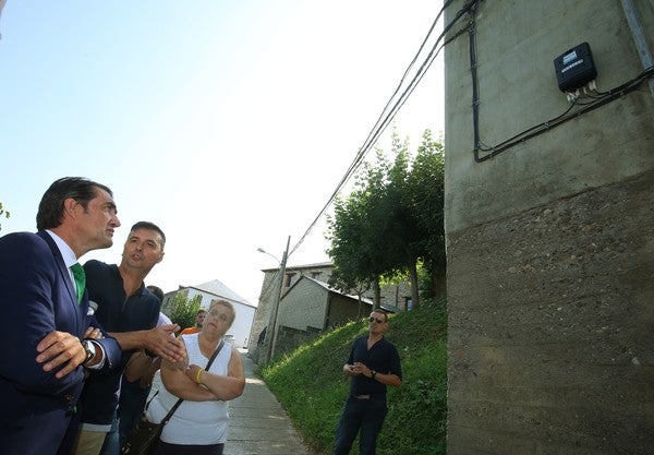 Fotos: Presentación del proyecto de red de fibra óptica en Priaranza del Bierzo