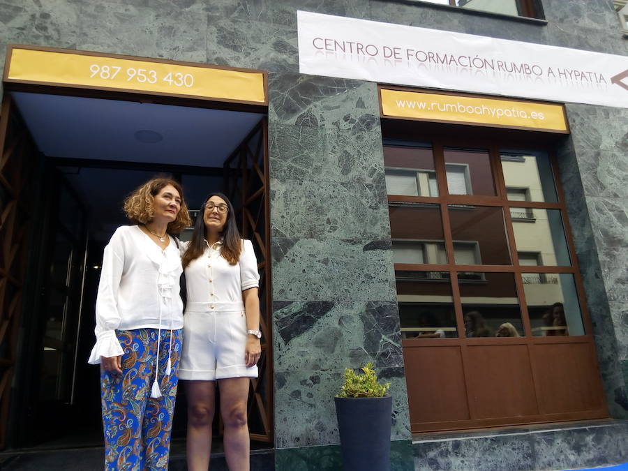 Fotos: Inauguración del Centro de Formación Hypatía en Ponferrada
