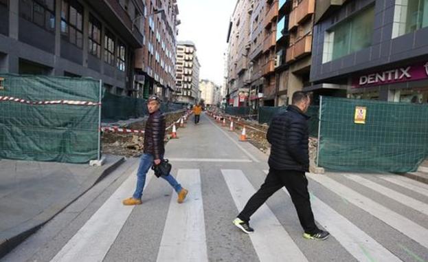 Imagen de la primera fase de las obras en la calle Camino de Santiago de Ponferrada.
