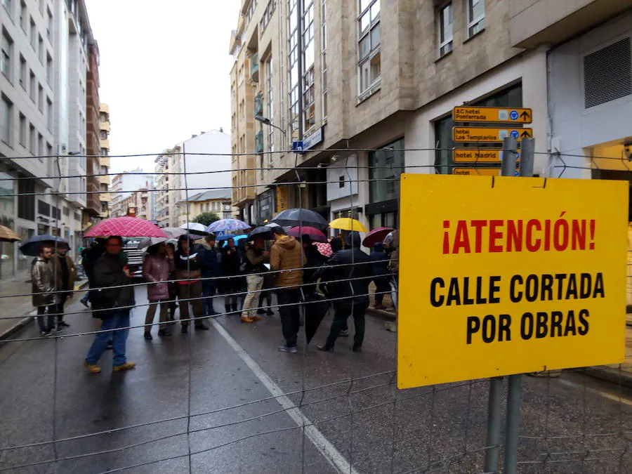 Fotos: Protesta de los comerciantes de la calle Camino de Santiago de Ponferrada