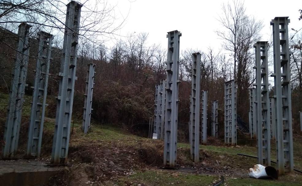 Las obras de la Casa del Parque en Labaniego (Bembibre), presupuestadas en casi un millón de euros, tuvieron que detenerse al poco de empezar