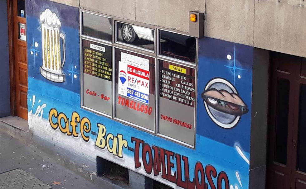 El bar Tomelloso, en la calle La Calzada de Ponferrada. 