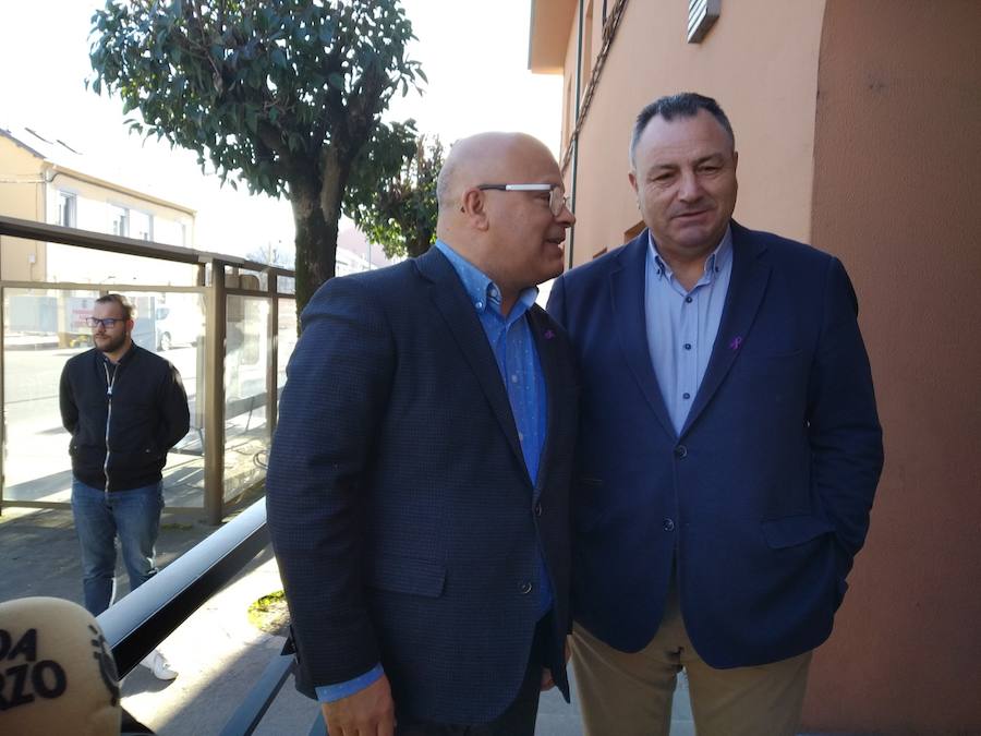 Fotos: El subdelegado del Gobierno explica las medidas contra la violencia de género a los municipios del Bierzo y Laciana