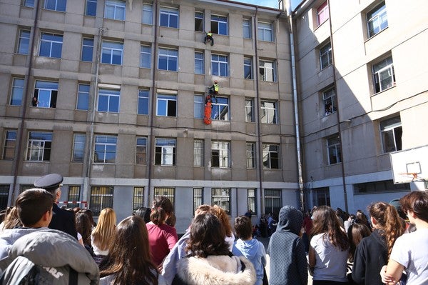 Fotos: Presentación en el IES Gil y Carrasco de Ponferrada del plan director para la convivencia y mejora de la seguridad en los centros educativos