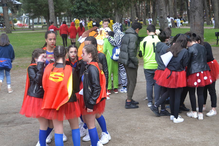 Fotos: El Rompecabezas inunda Ponferrada con el Carnaval de los jóvenes