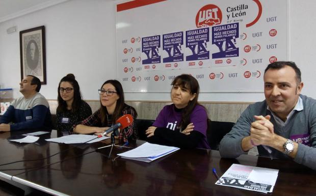 Representantes de los sindicatos UGT y CCOO, en su comparecencia.