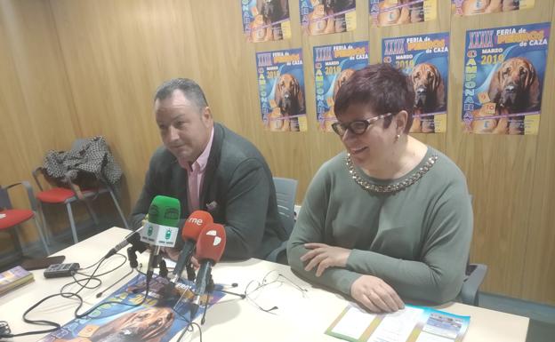 El alcalde y la concejala de Ferias presentaron la actividad. 