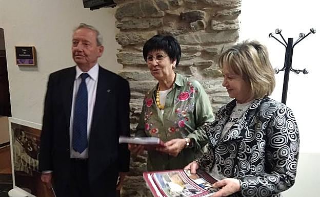 Promonumenta ultima un libro sobre el Camino Olvidado pendiente de la etapa Congosto-Villafranca