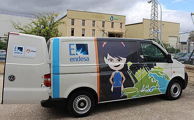 Más de 400 estudiantes de Ponferrada participan en los talleres itinerantes PlayEnergy de la Fundación Endesa