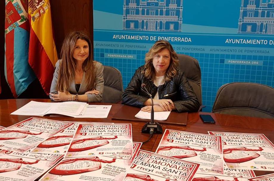 La directora de La 8 Bierzo (izquierda) y la concejala de Turismo de Ponferrada presentaron el concurso. 