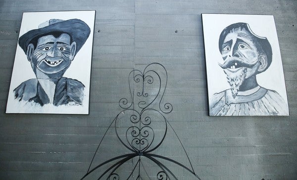 Fotos: Exposición de Santiago Castelao en la Uned de Ponferrada