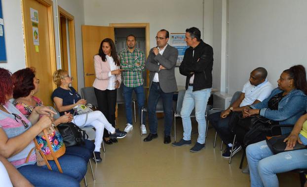 Marco Morala y Roberto Mendo, durante la reunión con miembros de Abeda.