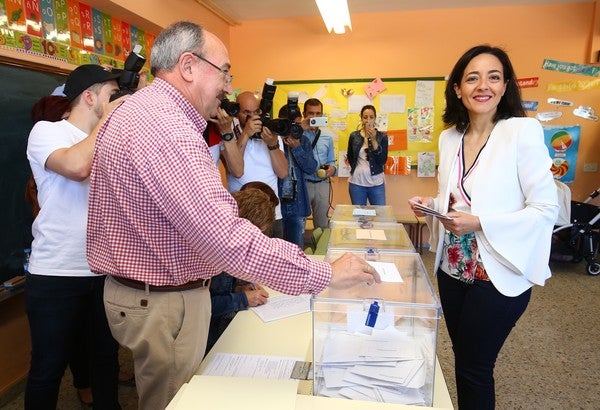Fotos: Los candidatos a la Alcaldía de Ponferrada votan