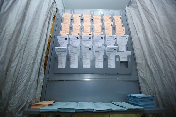 Fotos: Los candidatos a la Alcaldía de Ponferrada votan