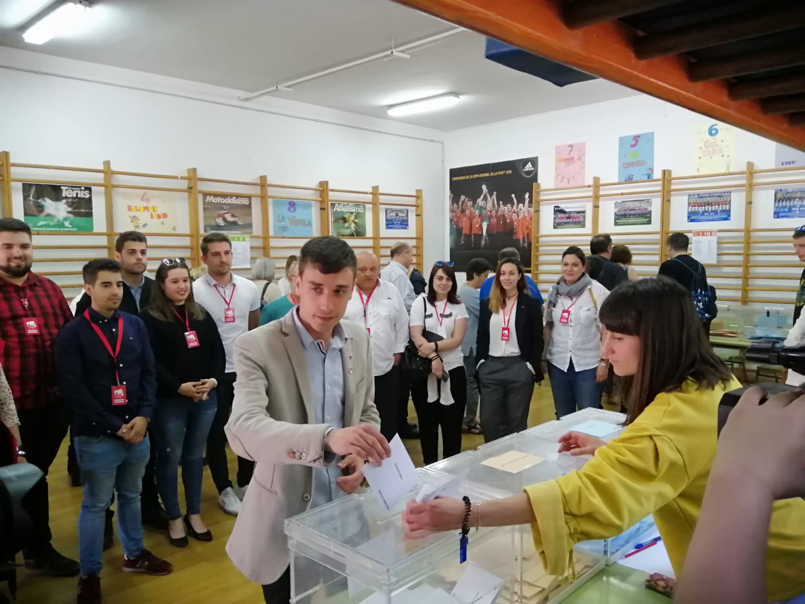 Fotos: Los candidatos a la Alcaldía de Ponferrada votan