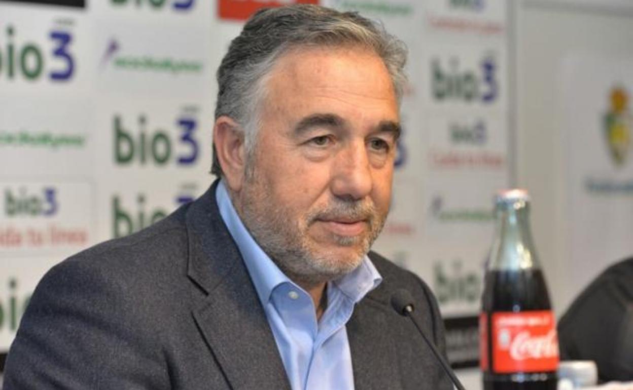 El presidente de la SD Ponferradina, José Fernández Nieto. 