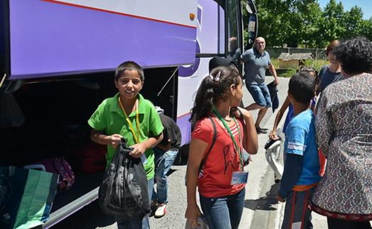 Llegada de los niños saharauis a Ponferrada en una imagen de archivo.