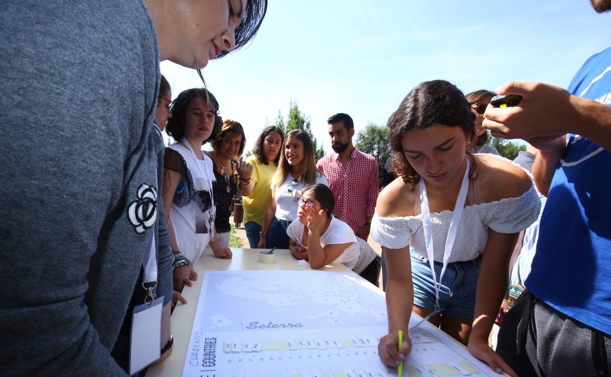 Visita de la directora del Instituto de la Juventud de Castilla y León al International Summer Festival.