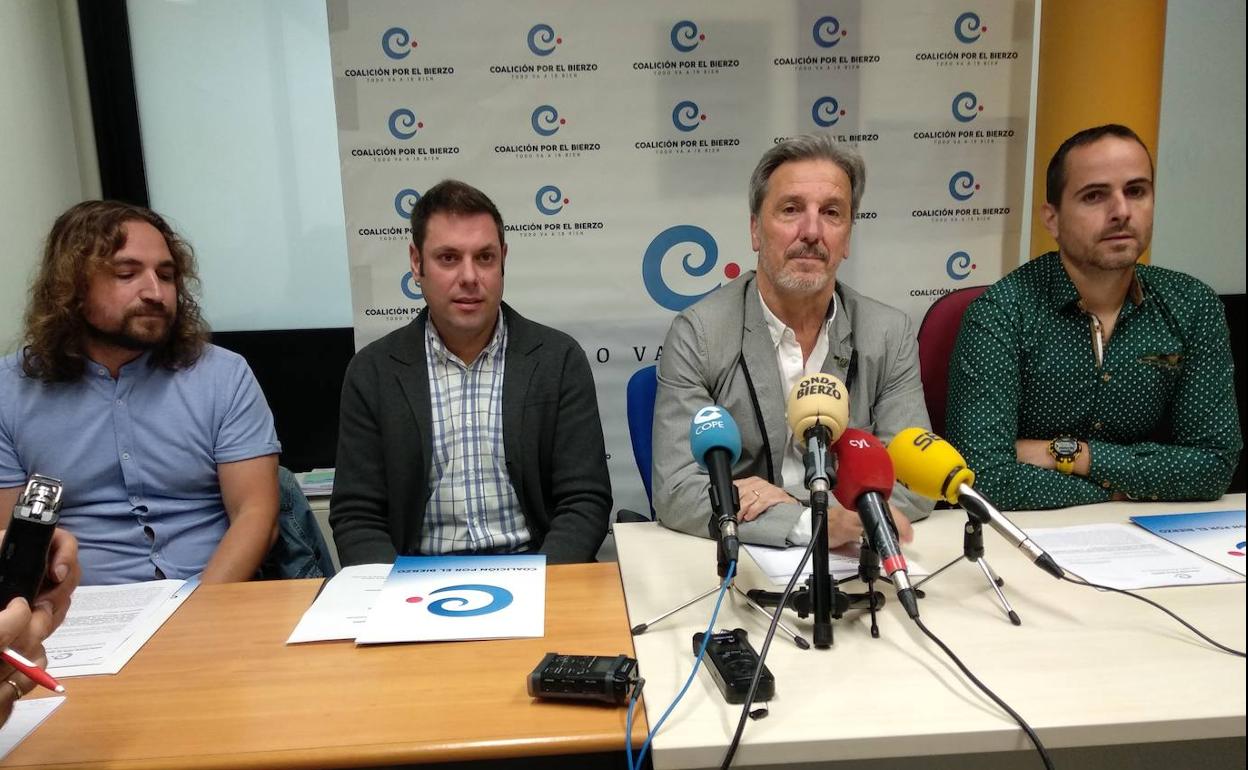 Los representantes de Coalición por El Bierzo (CB), en la presentación de las propuestas.