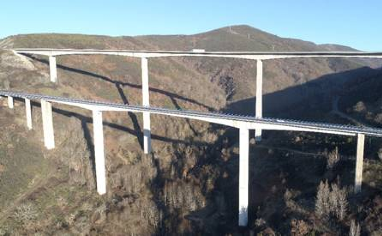 Viaducto de As Lamas en la A-6 en Vega de Valcarce.