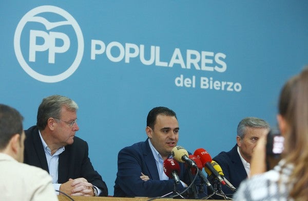 Fotos: Constitución del Comité de Campaña del Partido Popular del Bierzo