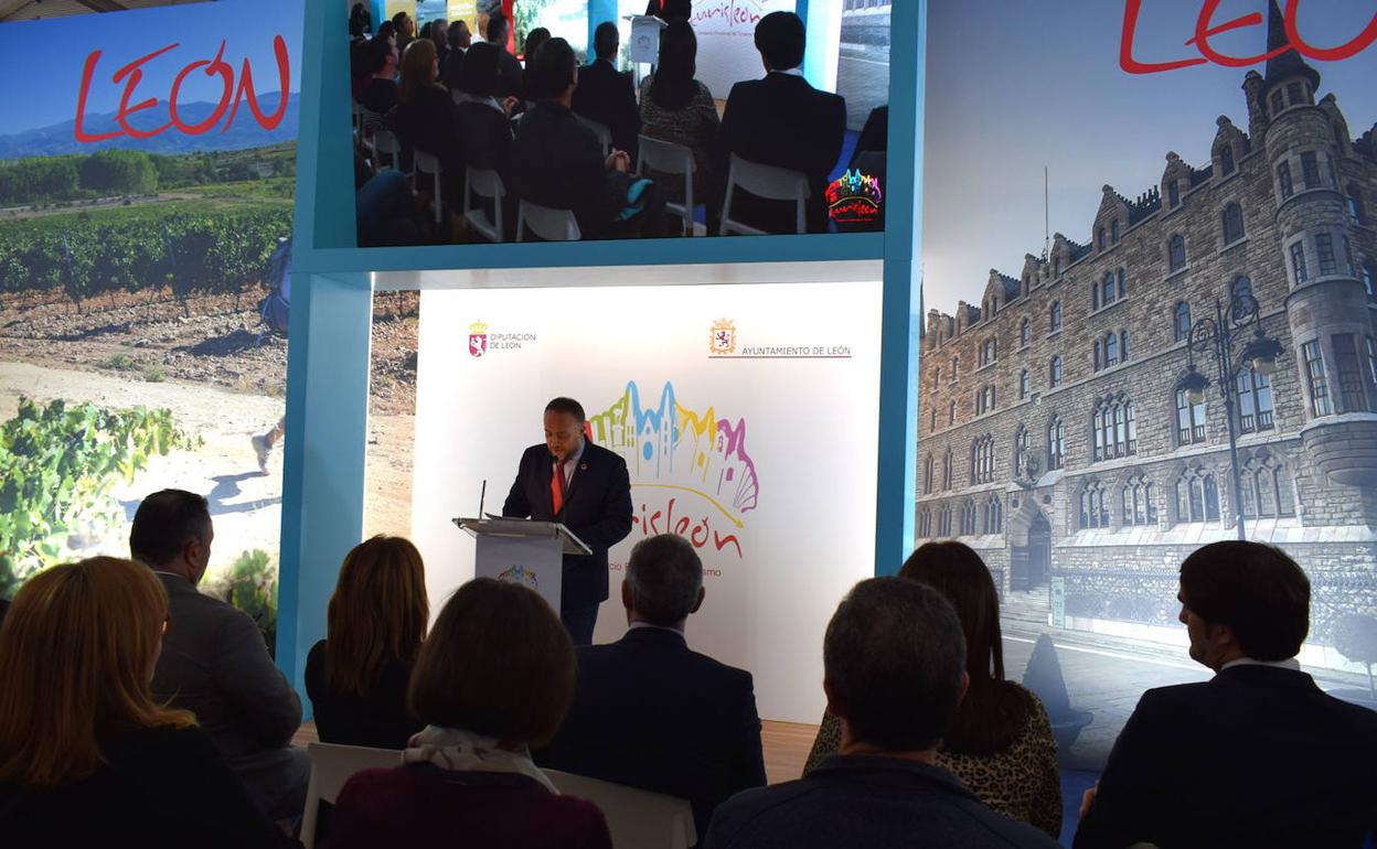 El presidente comarcal durante la presentación del vídeo promocional del Bierzo.