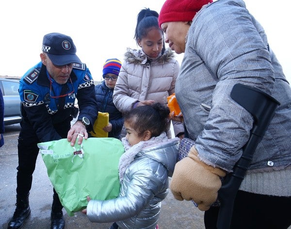 Fotos: Entrega de juguetes recogidos por la Policía Municipal de Ponferrada