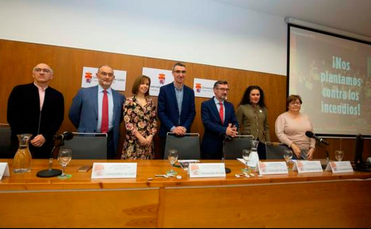 Presentación de la campaña contra el fuego '#plantémonos contra los incendios' en el Campus de Ponferrada.
