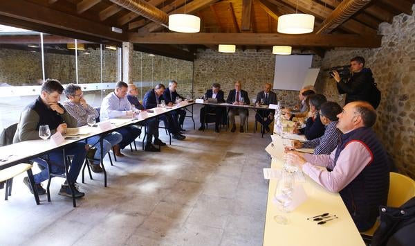 Fotos: El consejero de Agricultura visita los sellos de calidad del Bierzo