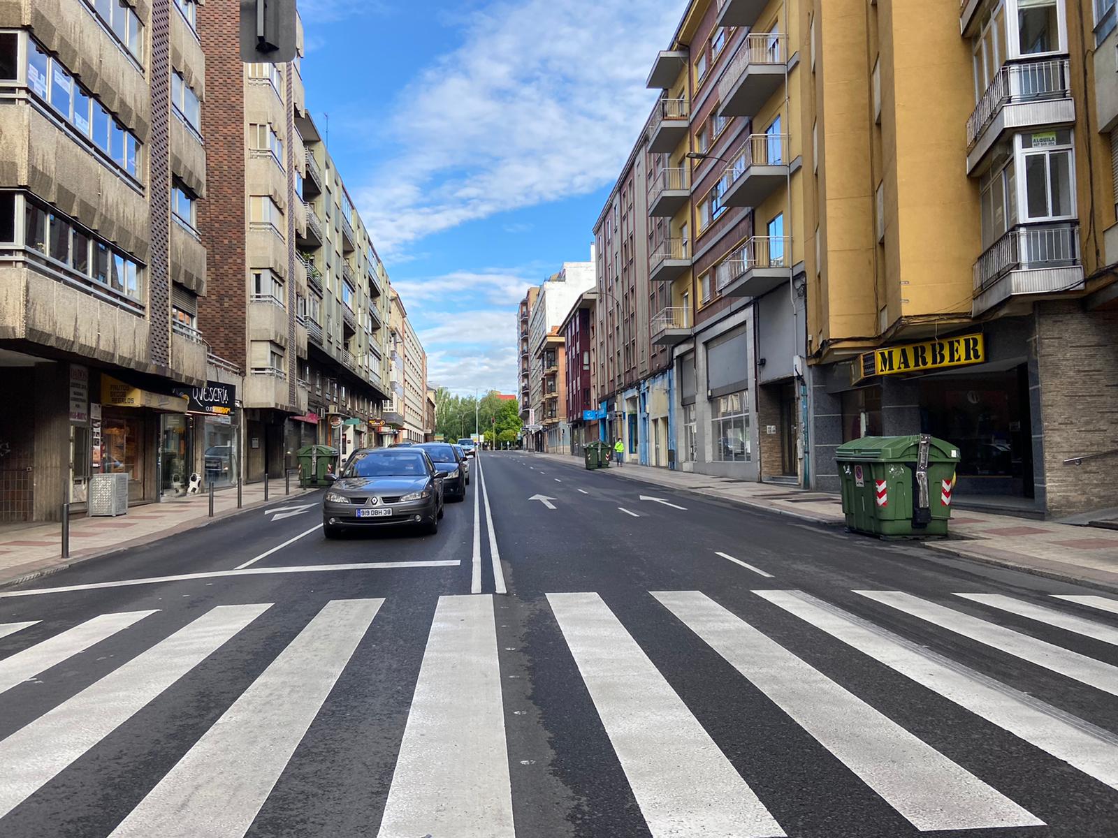 León despierta en una nueva jornada a medio camino entre el confinamiento y las medidas de aislamiento controlado. León estrena semana en 'fase 0' y parece complicado el salto a un nuevo escenario.